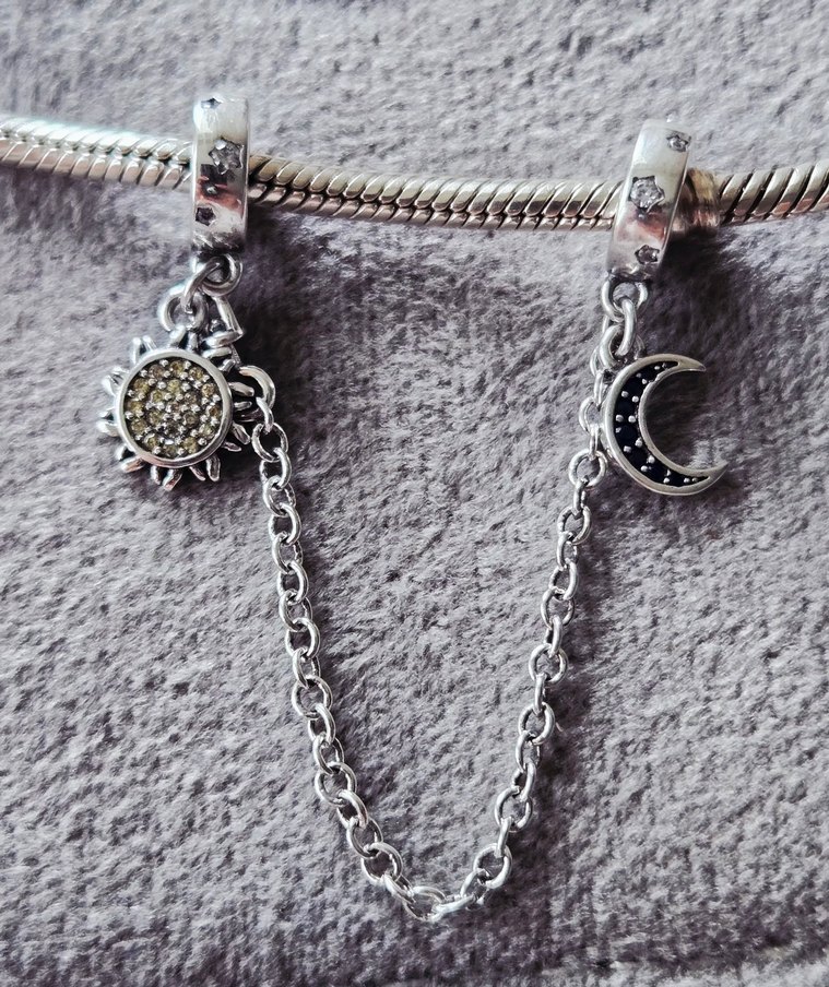 ay ve güneş güvenlik zinciri charm - Görsel 2