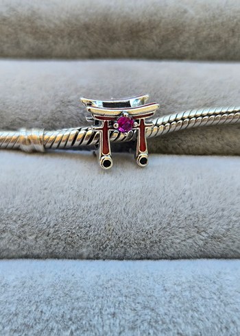Pandora Pandora Japon torii kapısı charm