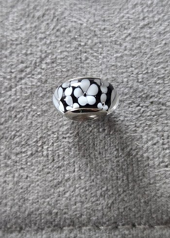 siyah beyaz çiçekli murano charm - Görsel 5