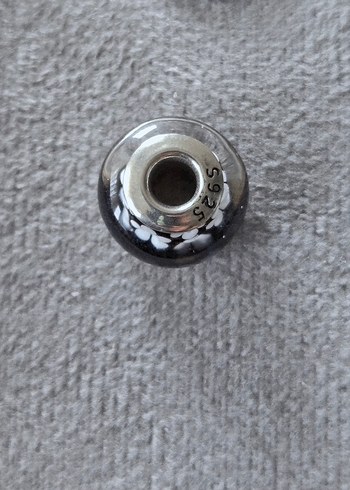 siyah beyaz çiçekli murano charm - Görsel 6