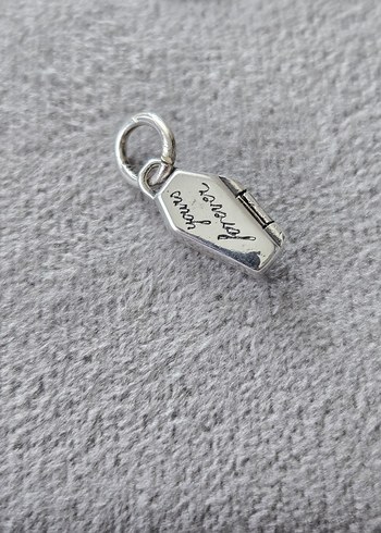 karanlıkta parlayan açılır tabut charm - Görsel 5