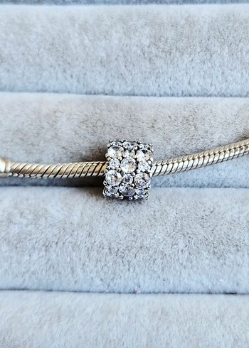 Pandora Pandora parıltılı pave charm
