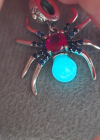 karanlıkta parlayan ışıltılı örümcek charm - Görsel 5