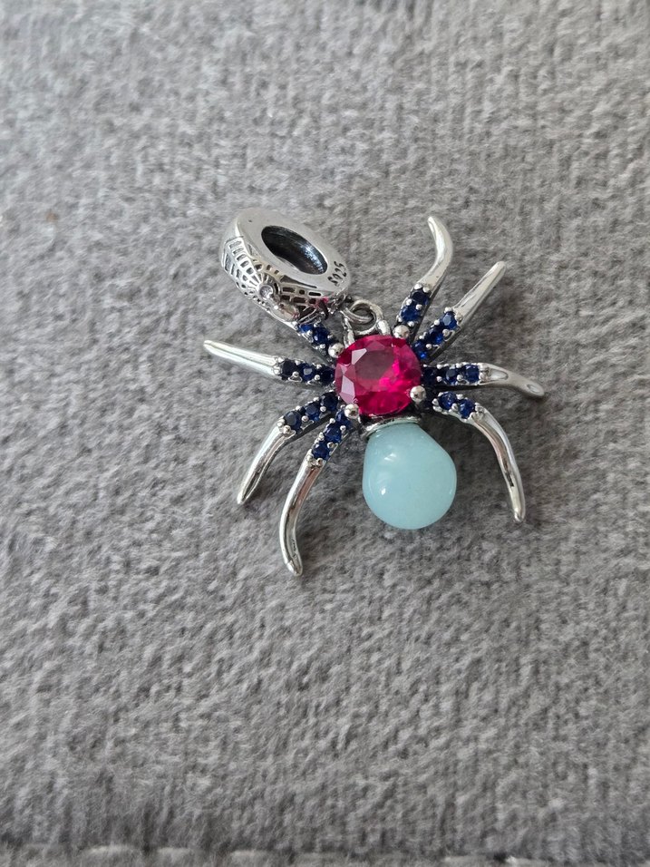 karanlıkta parlayan ışıltılı örümcek charm - Görsel 4