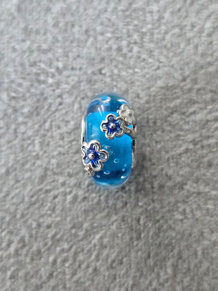 Mavi sarılı çiçekler murano charm - Görsel 3