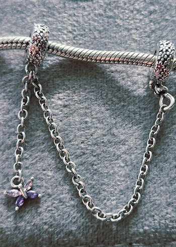 Çiçek ve kelebek güvenlik zinciri charm - Görsel 2