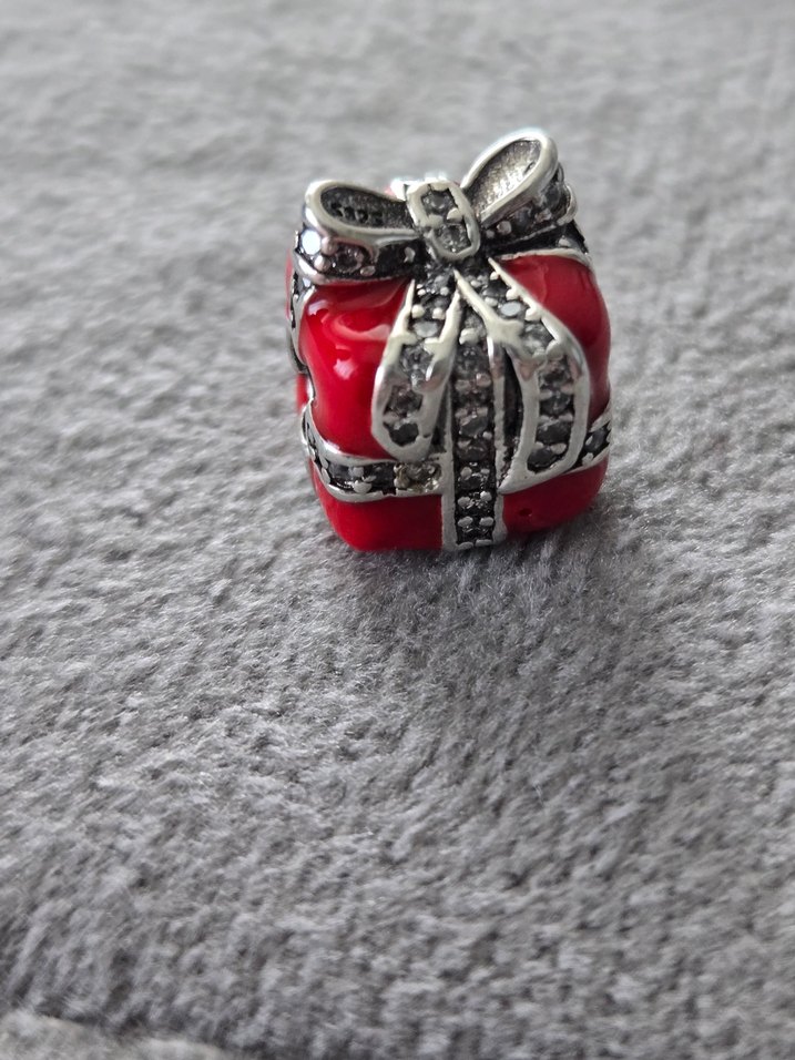 ışıltılı hediye paketi charm - Görsel 3