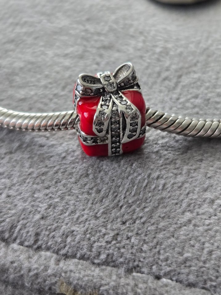 ışıltılı hediye paketi charm - Görsel 2