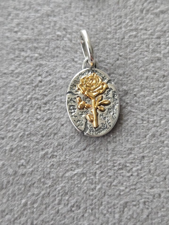 gül madalyon gümüş charm - Görsel 3