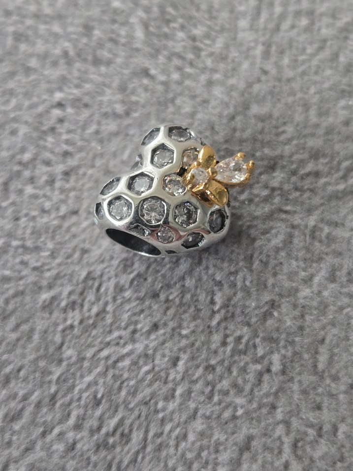 petek kalp arı gümüş charm - Görsel 3