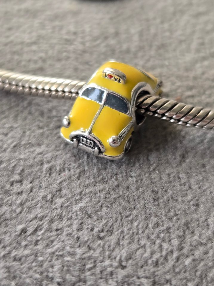 Sarı araba gümüş charm - Görsel 2