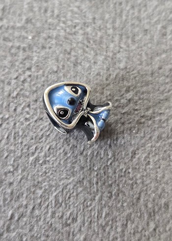 pelerinli stich gümüş charm - Görsel 4