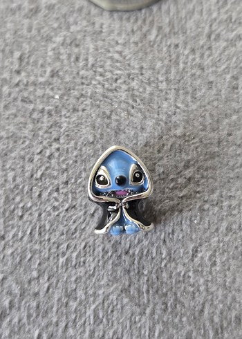 pelerinli stich gümüş charm - Görsel 3