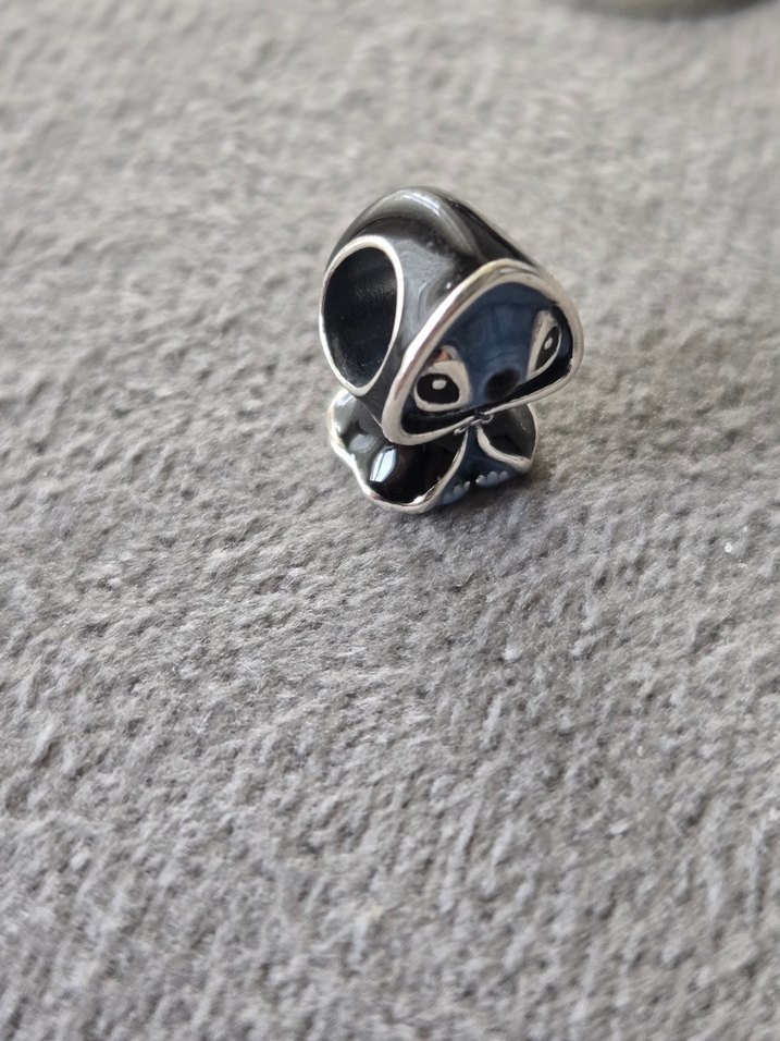 pelerinli stich gümüş charm - Görsel 5