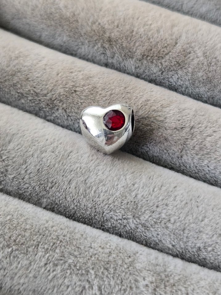 Kırmızı Taşlı kalp charm - Görsel 3