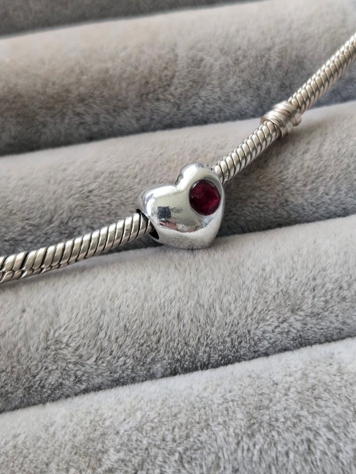 Kırmızı Taşlı kalp charm - Görsel 2