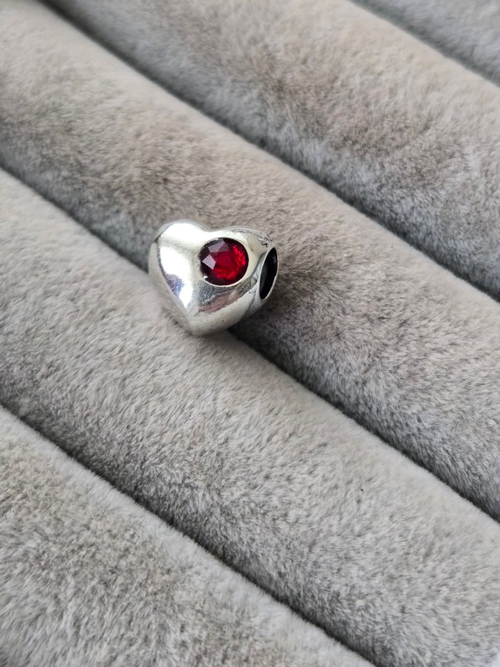 Kırmızı Taşlı kalp charm - Görsel 4