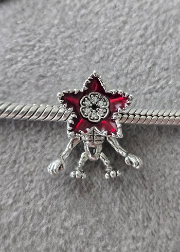 hareketli demogorgon gümüş charm - Görsel 2