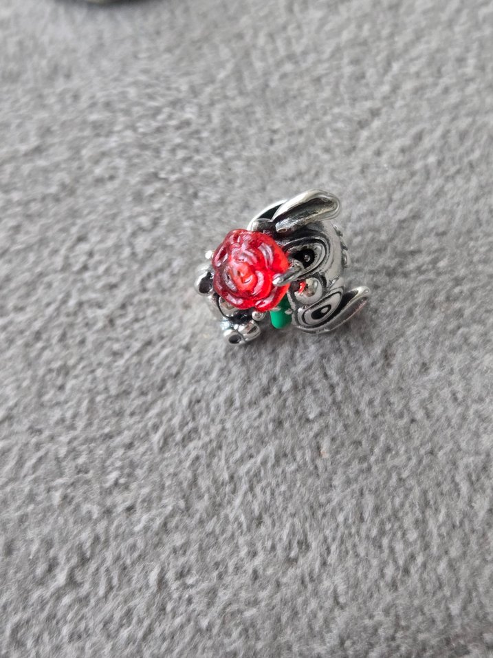 stich ve gül gümüş charm - Görsel 4