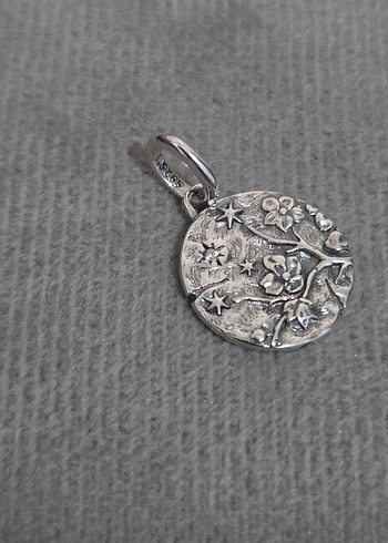 New kiraz çiçeği madalyon charm - Görsel 3