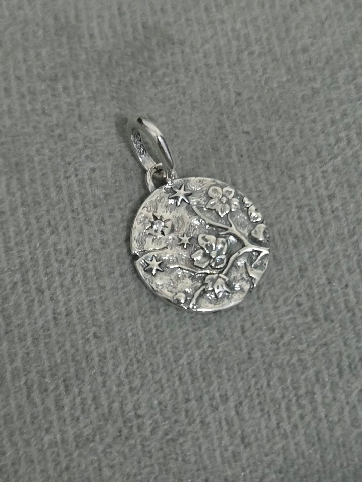 New kiraz çiçeği madalyon charm - Görsel 4