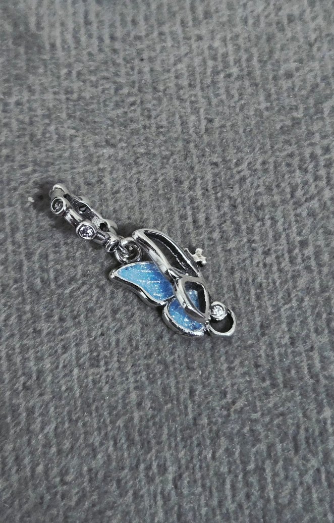 New mavi kelebek charm - Görsel 3