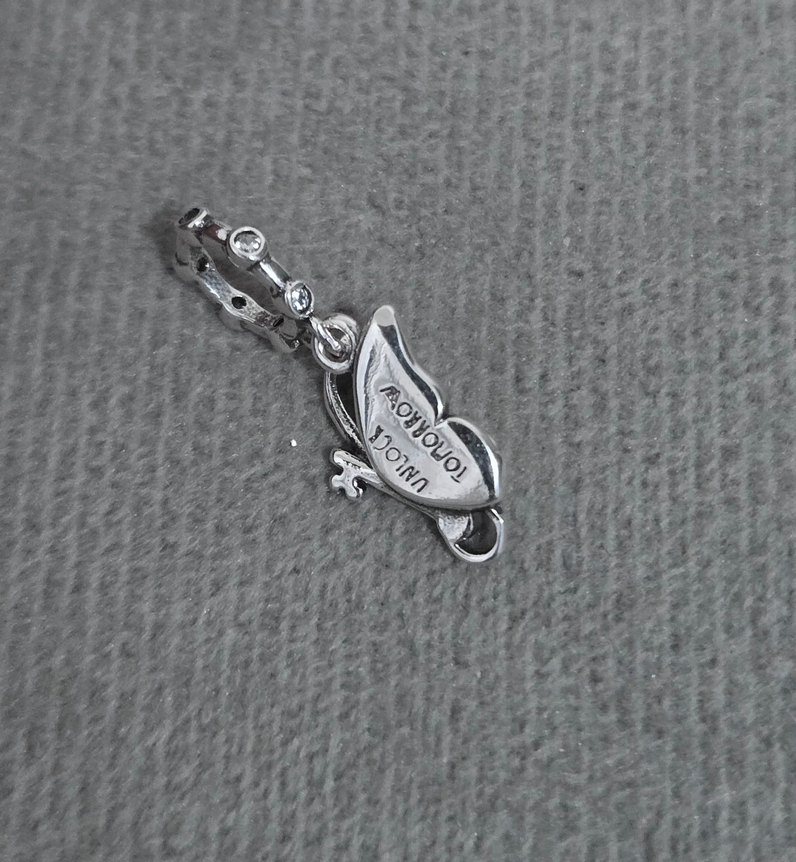 New mavi kelebek charm - Görsel 5