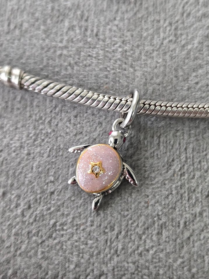 hareketli pembe deniz kaplumbağası charm - Görsel 2