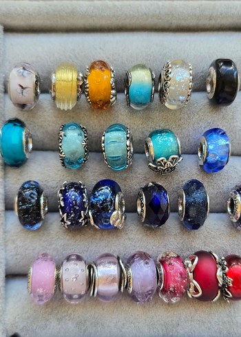 Beden Pandora renkli murano charm çeşitleri