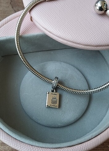 Pandora Pandora içi açılır happy not charm