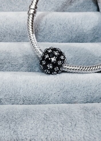 Pandora Pandora ışıltılı siyah pave yuvarlak charm