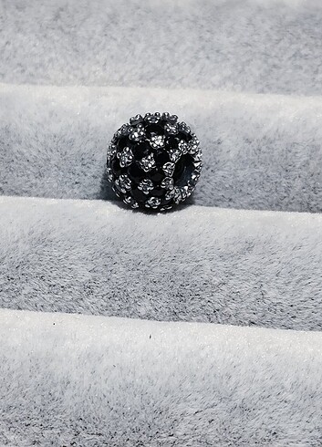 Beden Pandora ışıltılı siyah pave yuvarlak charm