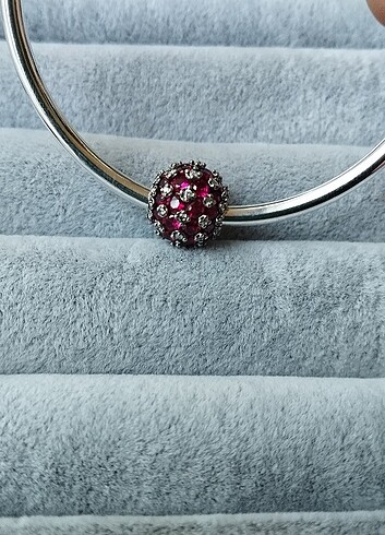 Pandora Pandora ışıltılı pembe yuvarlak pave charm