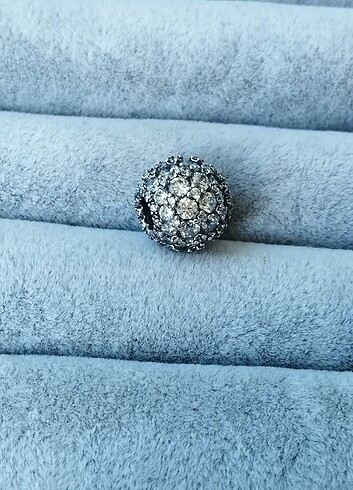 Beden Pandora ışıltılı pave yuvarlak charm