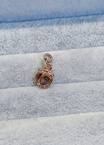 Beden Pandora Me şeftali charm