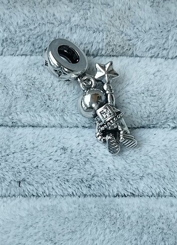 Beden Galaksideki astronot charm