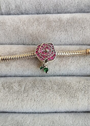 Pandora Pandora renkli ışıltılı gül charm