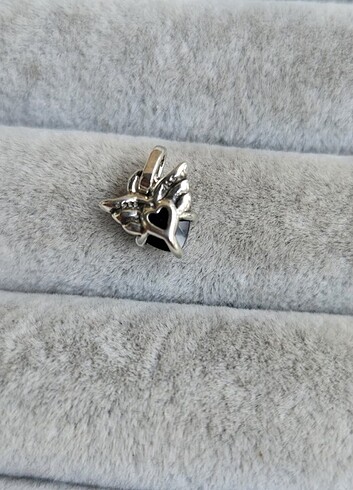  Beden siyah Renk Pandora Siyah kalp kanat me charm