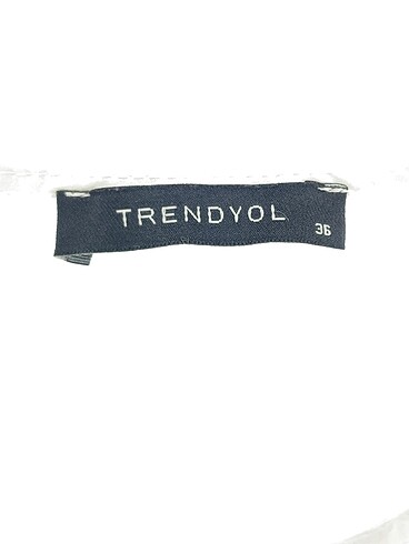 36 Beden beyaz Renk Trendyol & Milla Bluz %70 İndirimli.