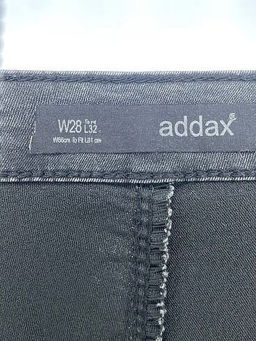 28 Beden siyah Renk Addax Jean / Kot %70 İndirimli.
