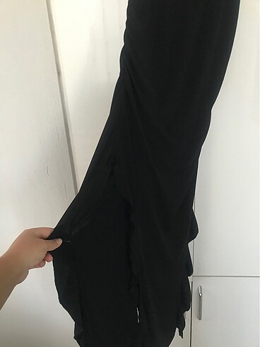 s Beden Siyah eteklerim fırfırlı elbise