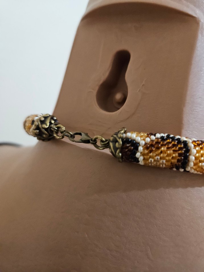 Uzun Boncuklu Yılan Desenli Kadın Kolye - Görsel 4