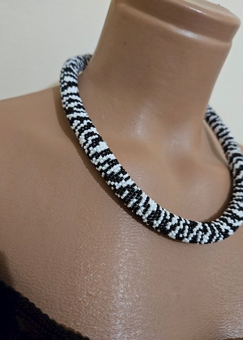 Zebra Desenli Siyah Beyaz Hapishane İşi Boncuk Kolye - Görsel 2