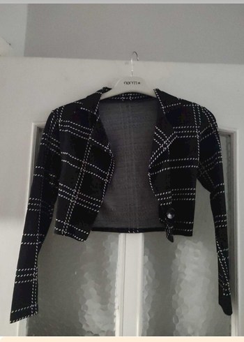Zara Siklik Ve Rahatlik Siyah Ekose Kisa Ceket
