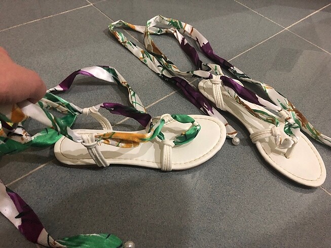 37 Beden çeşitli Renk Renkli saten bağcıklı şık beyaz sandalet