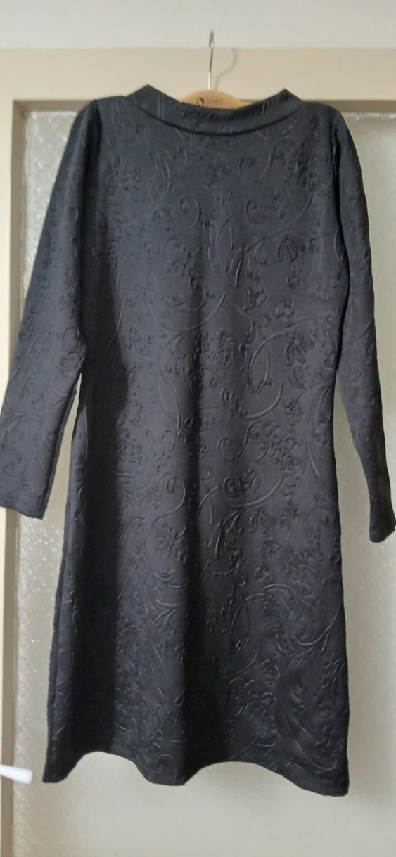 Gri İşlemeli V Yaka elbise - Görsel 2