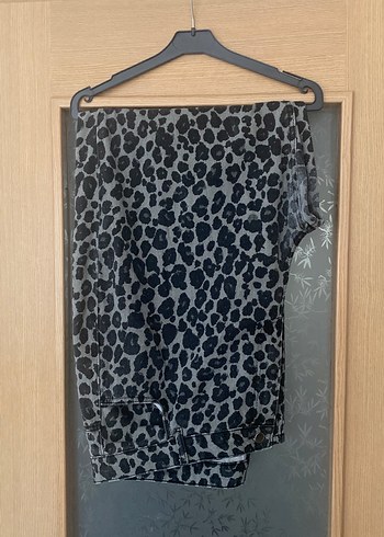 Gri Leopar Desenli Salaş kot Pantolon