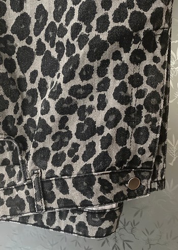 Trendyol & Milla Gri Leopar Desenli Salaş kot Pantolon