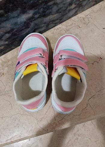 28 Beden Kız Çocuk Pembe Cırtlı Spor Ayakkabı