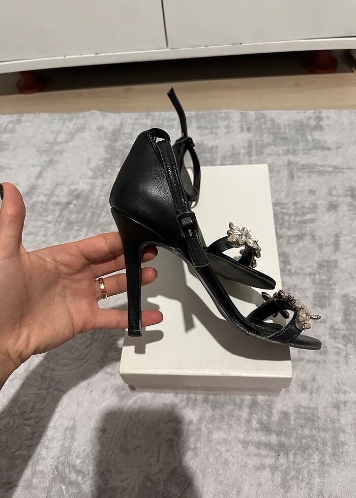 Topuklu ayakkabı - Görsel 2